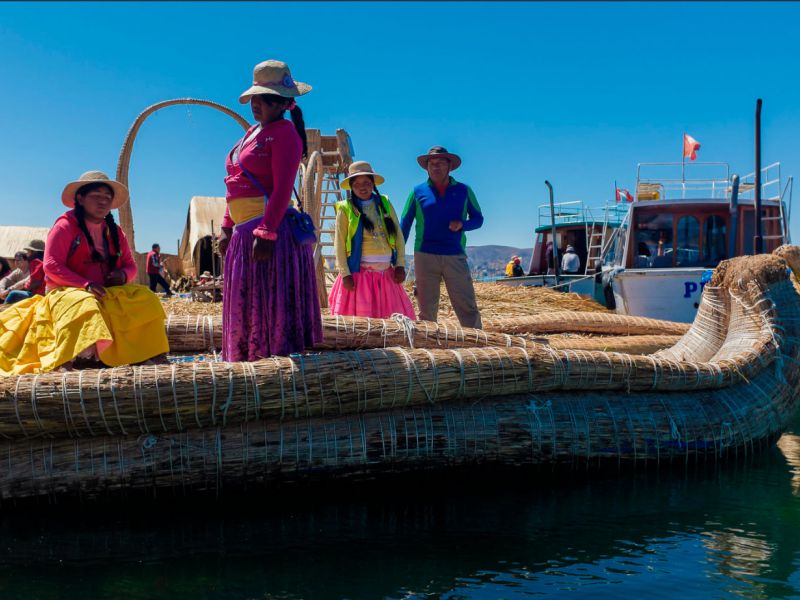 Tour Isla de los Uros y Taquile Lancha Veloz (Full Day en Titicaca)